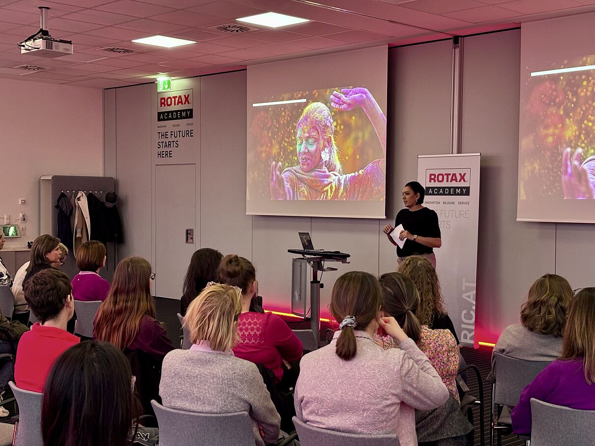 BRP-Rotax feierte am 15. April das 10-jährige Jubiläum der ROTAX Academy. 