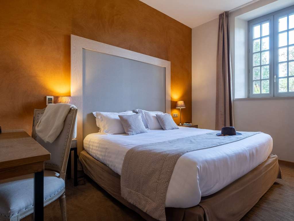 Hôtel Abbaye Le Tronchet – Handwritten Collection