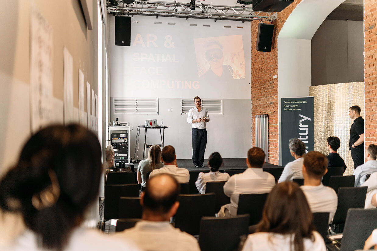 Keynote von Dr. Maximilian Lude (Professor für Innovation & Strategie Tomorrow University)
