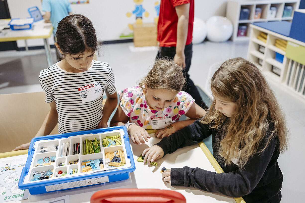 Rekord für TEC2move: 2.200 Schüler:innen entdecken Technik zum Anfassen