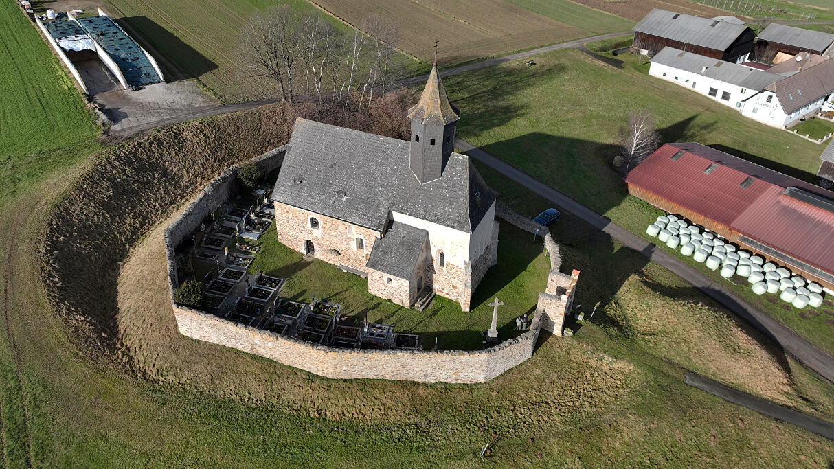 Wehrkirche Hl. Jakobus der Ältere in Kleinzwettl, Niederösterreich
