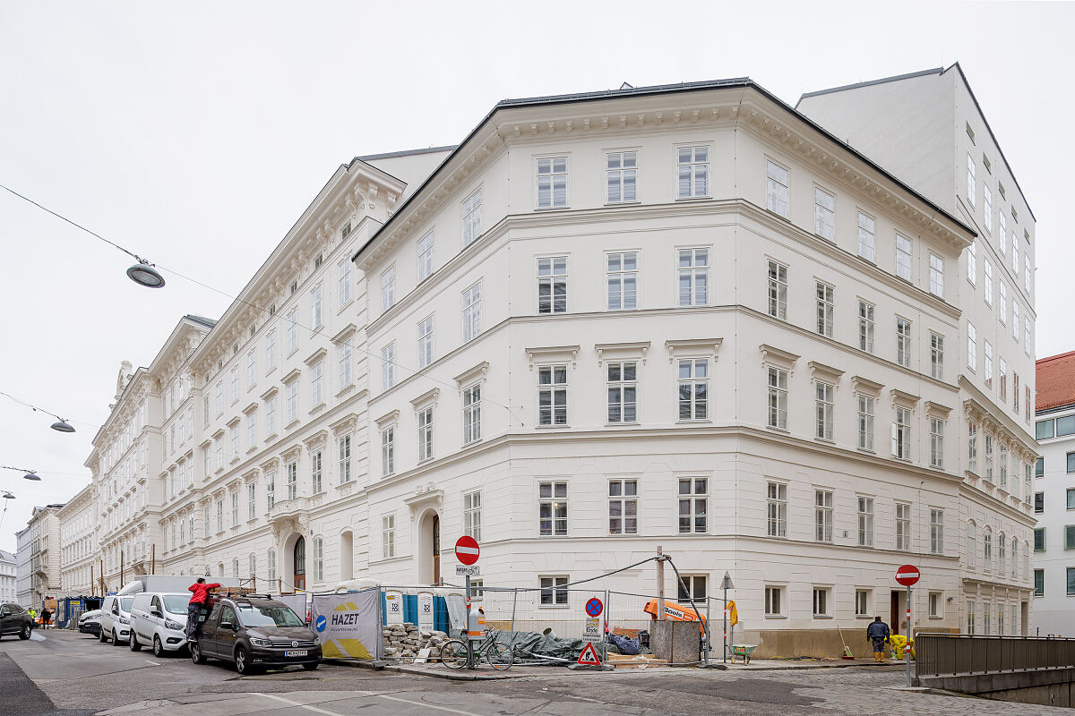 Die ehemalige Postdirektion: Die Posthöfe