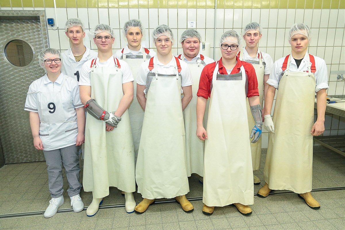 DIE TEILNEHMER DES NIEDERÖSTERREICHISCHEN FLEISCHER-LEHRLINGSWETTBEWERBS