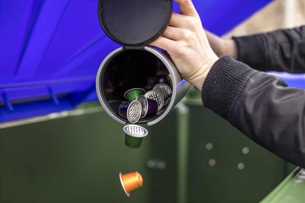 Kapselrecycling in Kundennähe mit der blauen Tonne