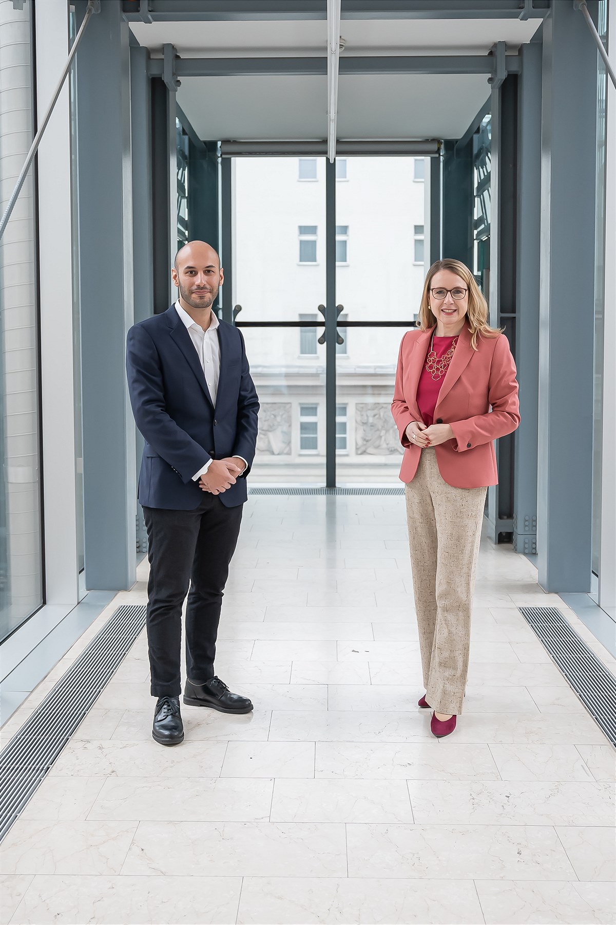 Guido Gualdoni mit Ministerin Margarete Schramböck