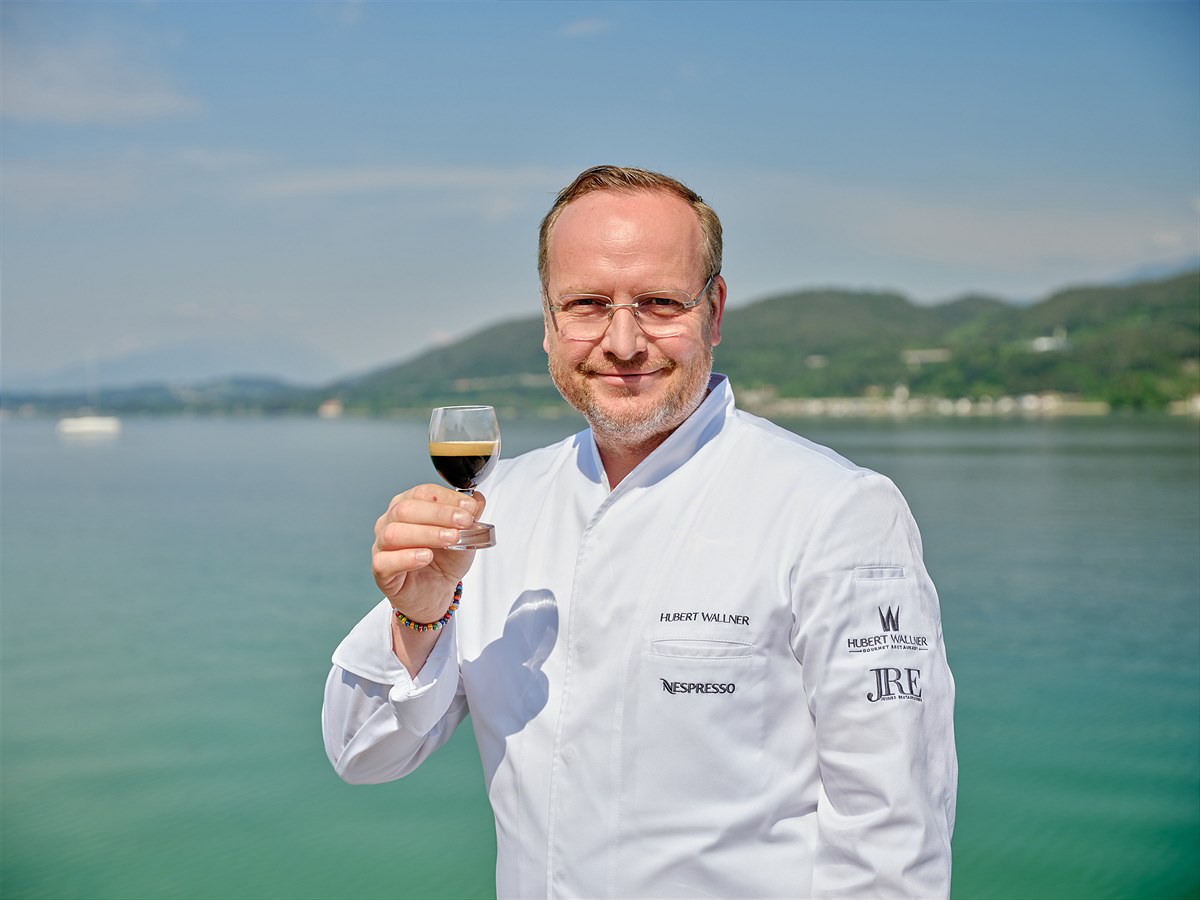 Hauben-Koch Hubert Wallner führt durch die multisensorische Entdeckungsreise