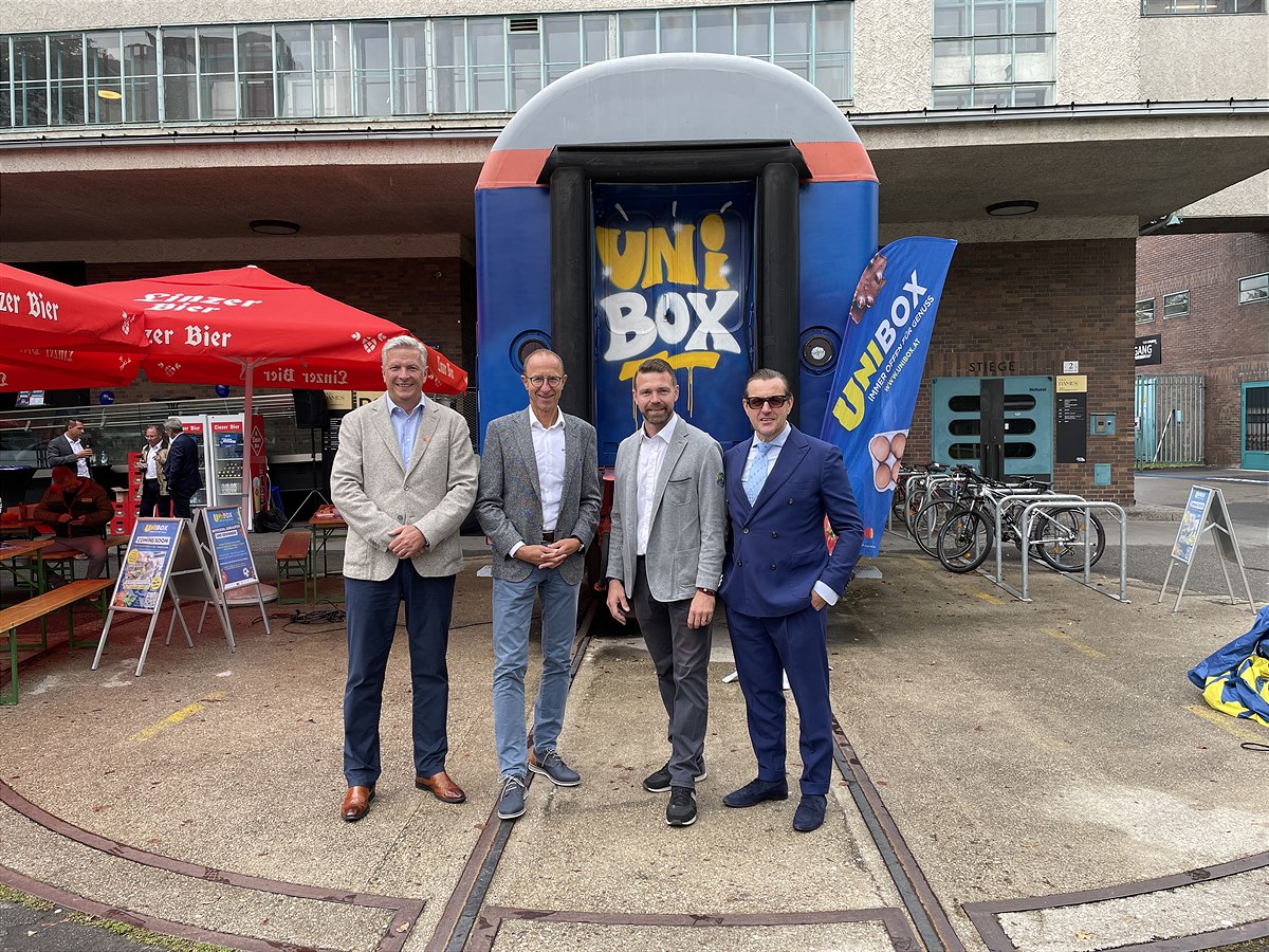 Unibox_Eröffnung_Tabakfabrik