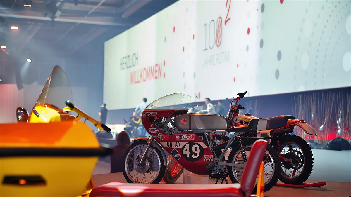 BRP-Rotax feiert 102 Jahre Erfolgsgeschichte im Rahmen einer festlichen Gala in Wels.