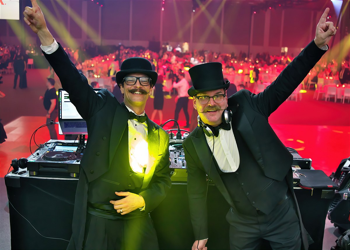 BRP-Rotax feiert 102 Jahre Erfolgsgeschichte im Rahmen einer festlichen Gala in Wels.