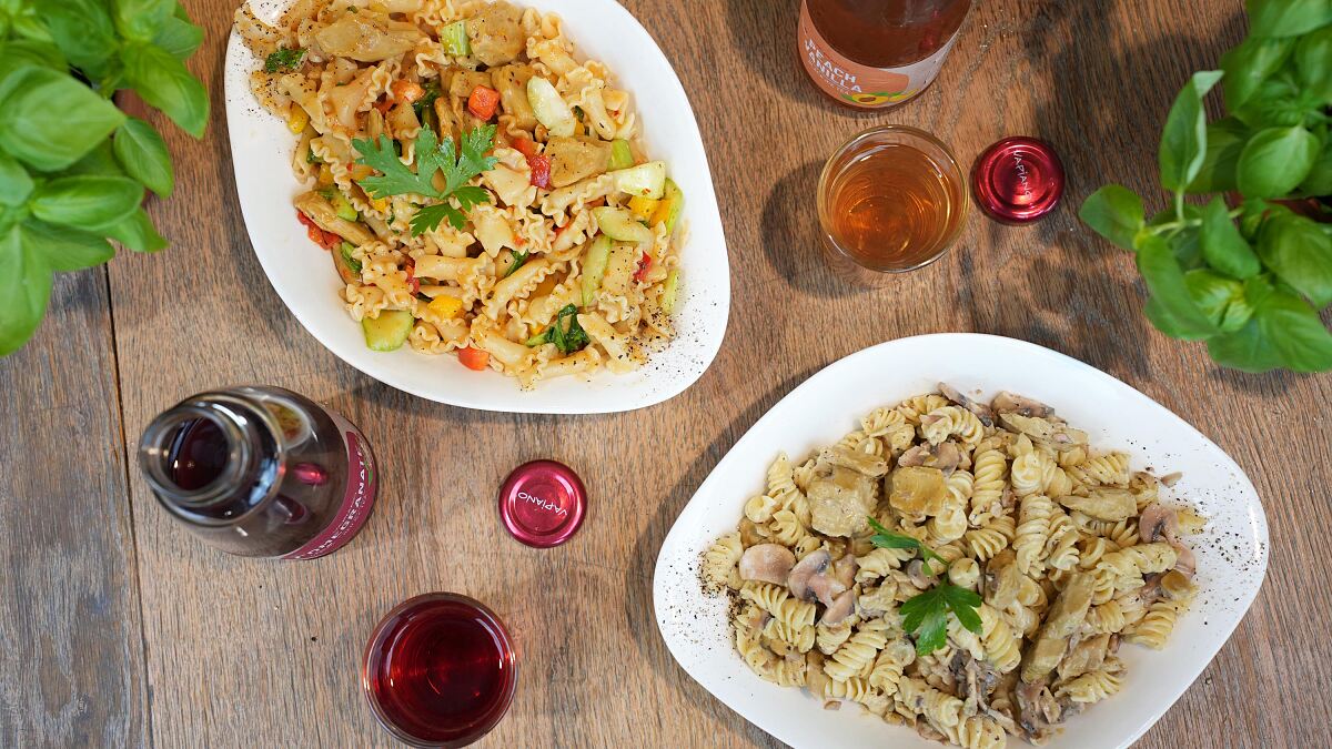 Pasta Pollo Piccante vegan und Pasta Chicken Alfredo vegan, beide mit planted.chicken, bei VAPIANO