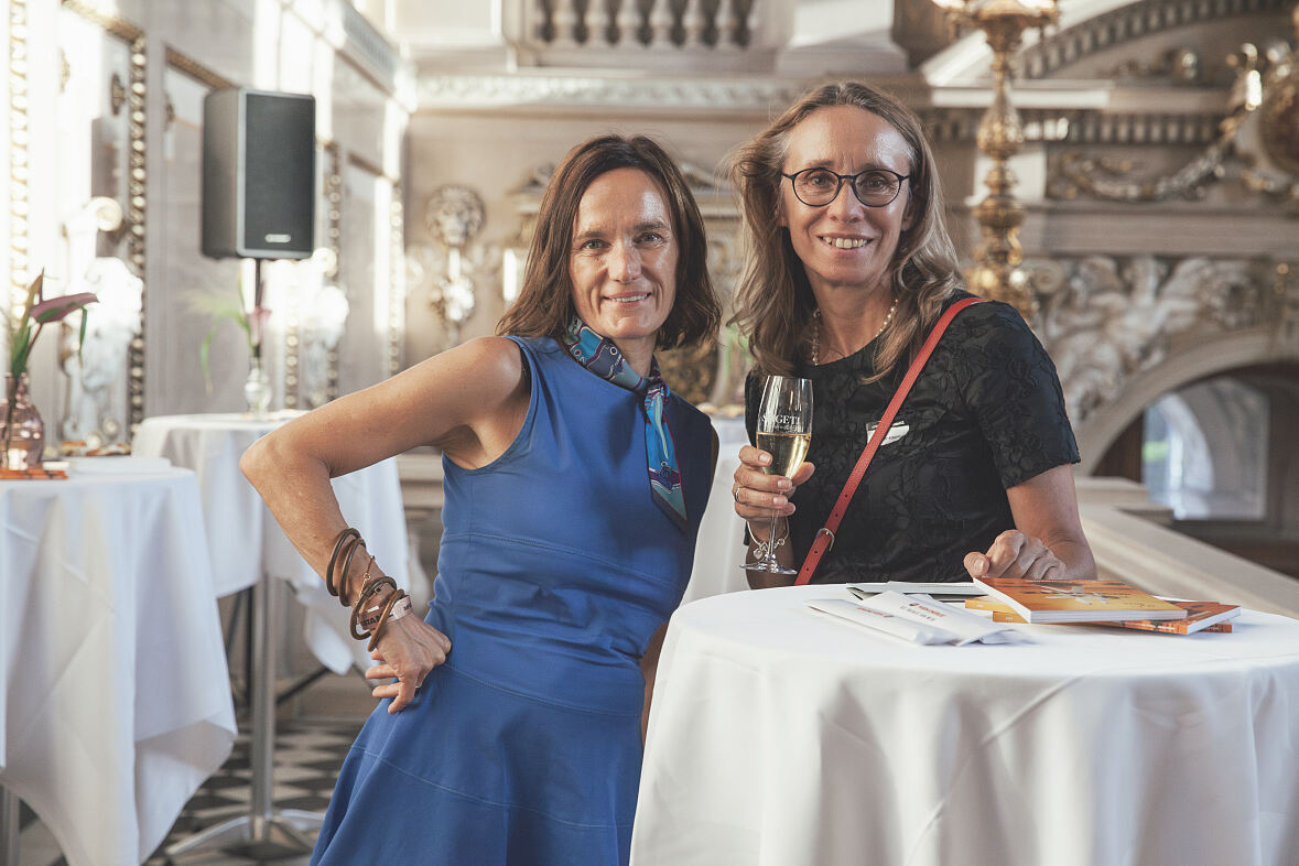 Saskia Wallner (CEO von Ketchum Austria) und Marianne Neumüller-Klapper (Operations & Sustainability Director bei Nespresso)