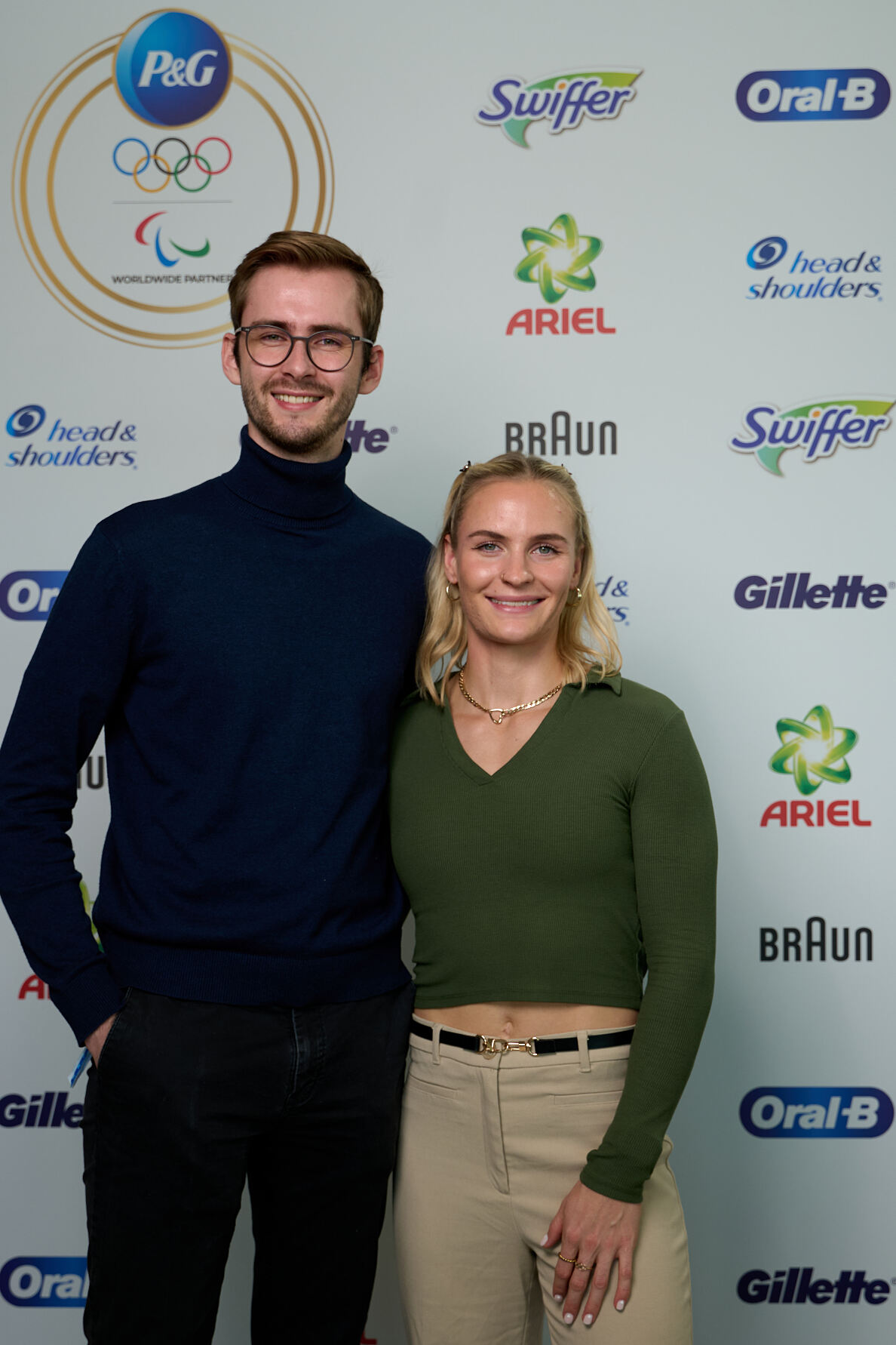 Victoria Hudson und Jakob Oehlberg (Brand Manager Data Strategy DACH & Olympics ATCH, P&G)