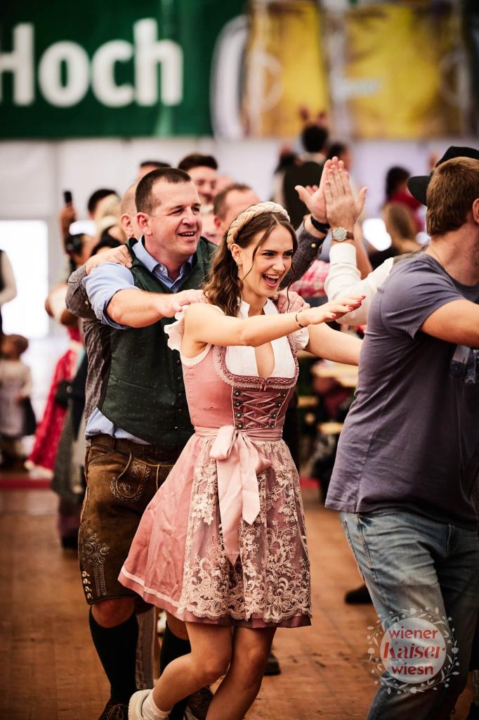 1900 MusikerInnen und 700 Stunden Live-Musik auf der Wiener Kaiser Wiesn 2024.