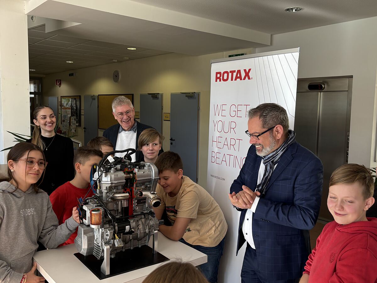 Technik begreifen: Rotax Motor für Mittelschule Gunskirchen