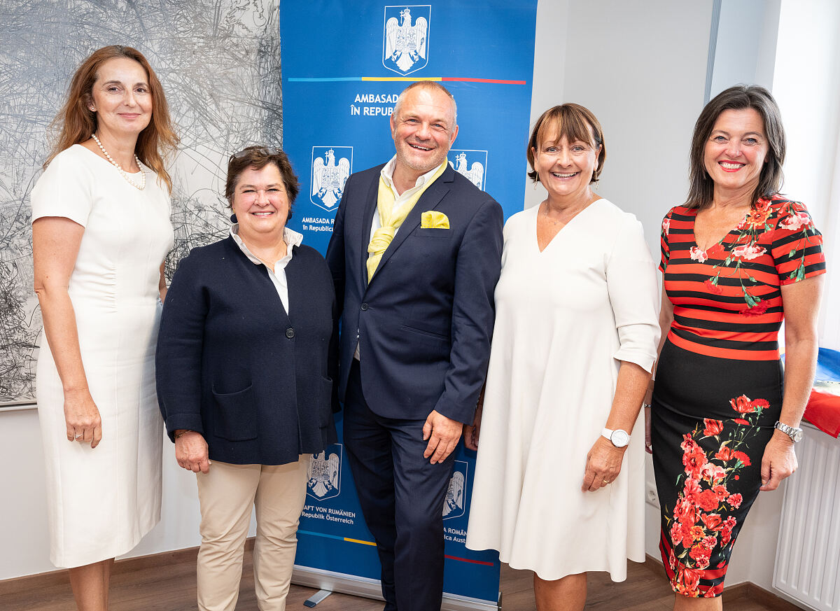 Andrea Amza-András, Konstanze Röhrs, Klaus Einfalt, Herta Stockbauer, Paola Strozzi (vlnr)