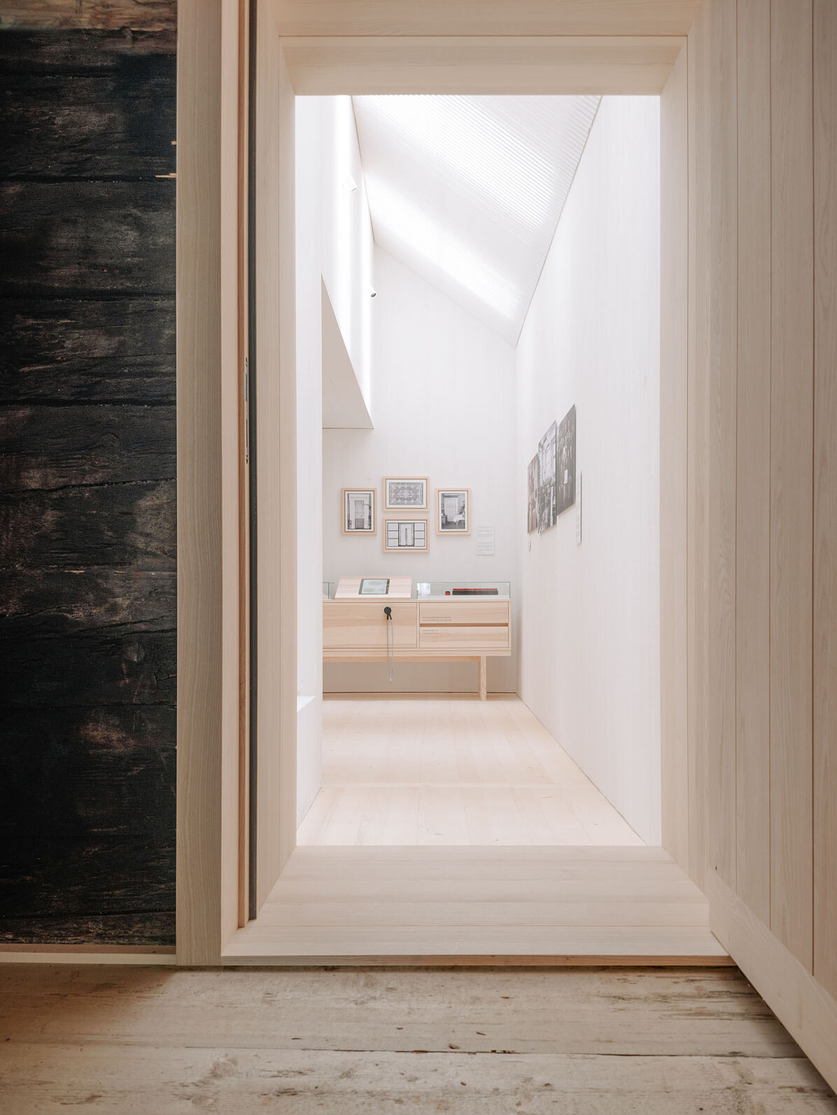 Drei Velux Dachfenster pro Seite